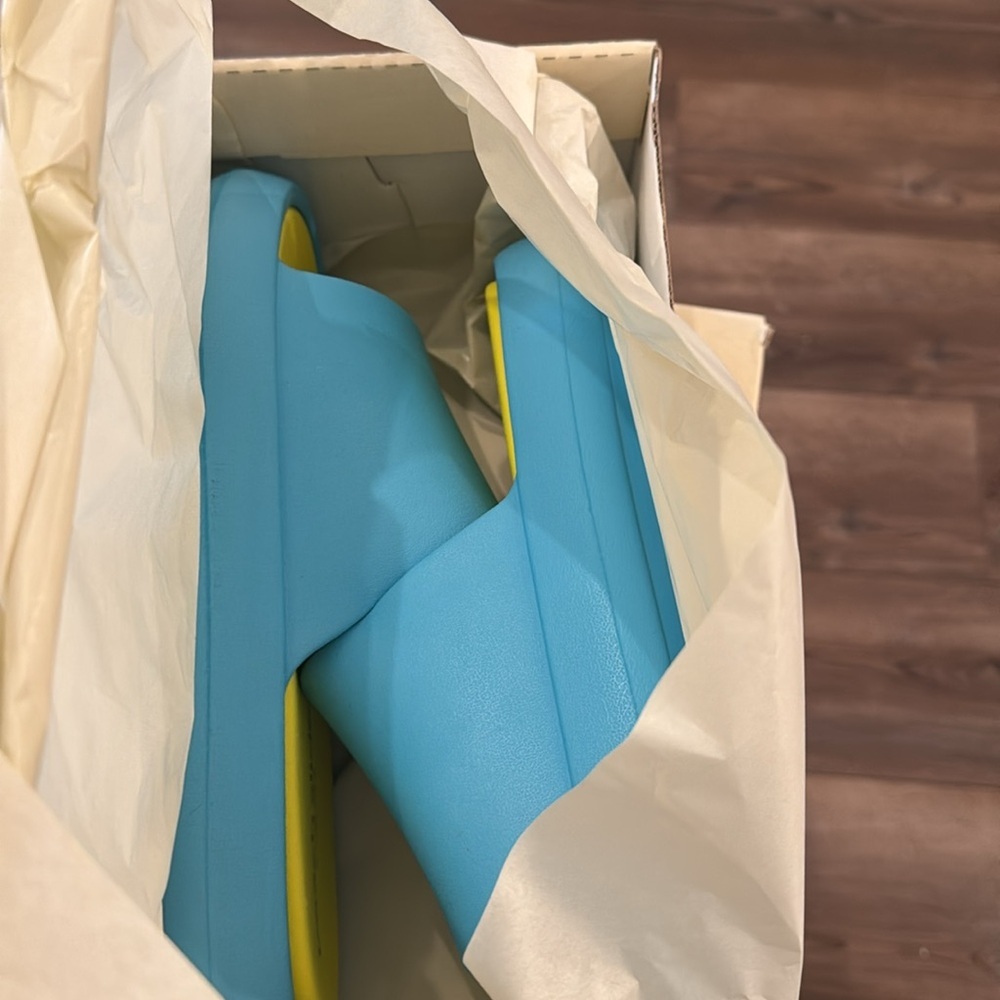 J/SLIDES beach slides in turquoise and yellow NWT - image 5